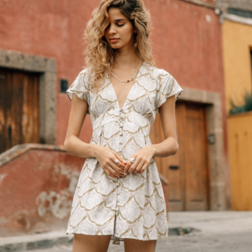 YIREH Boho Brynn Mini Dress in Paisley (Golden)